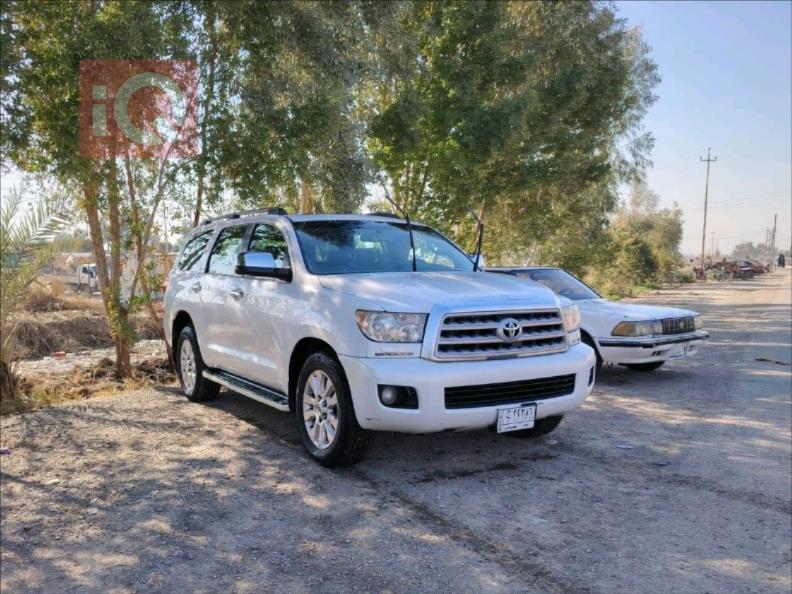 Toyota Sequoia